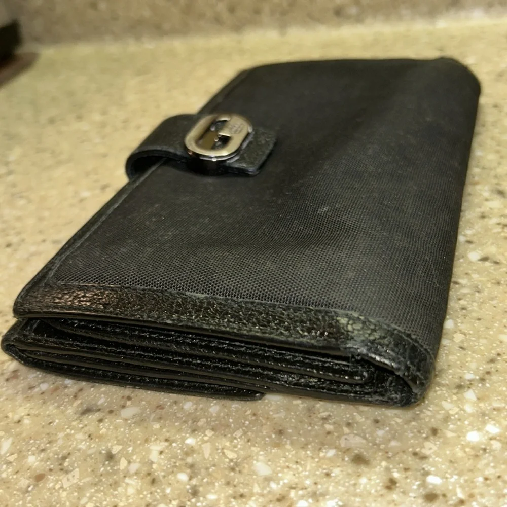 GUCCI Authentic black long wallet